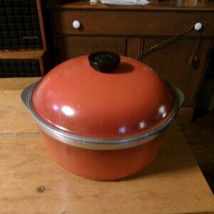 Vtg Club Rare Poppy color dome lid 10 in dutch oven cast aluminum stock pot